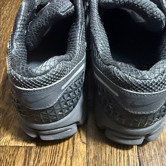 USED Nike Vomero 5 size 8 in fair condition - Picture 3 of 4